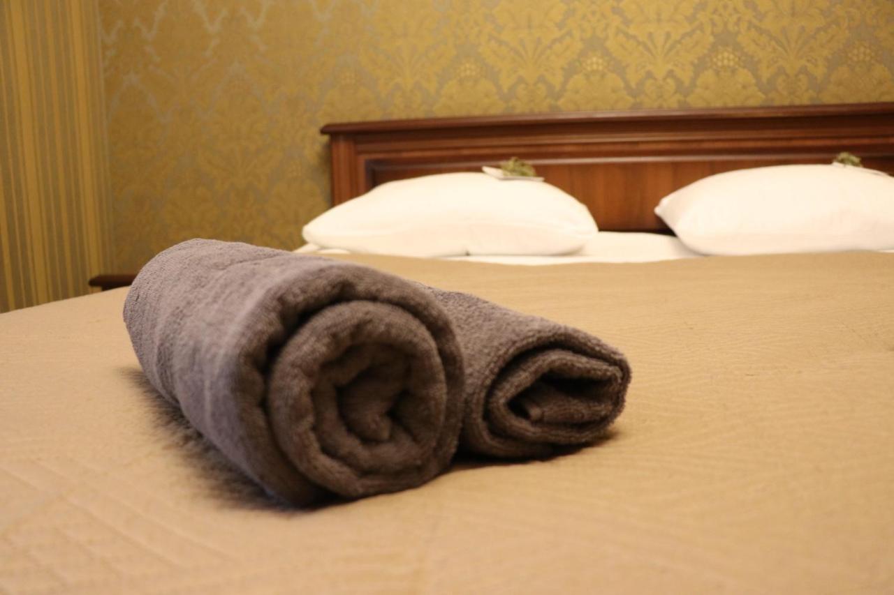 Bogdanov Yar Hotel Kiev Exteriör bild
