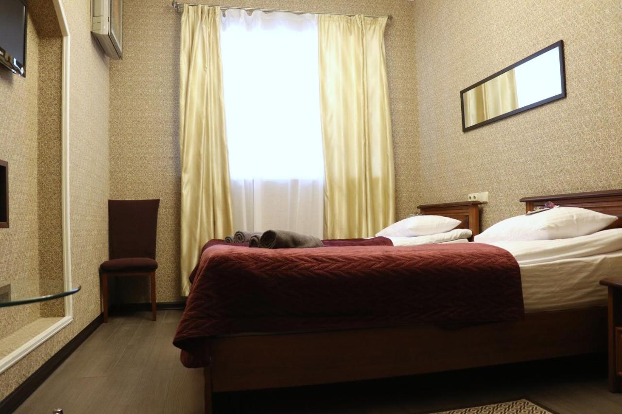 Bogdanov Yar Hotel Kiev Exteriör bild
