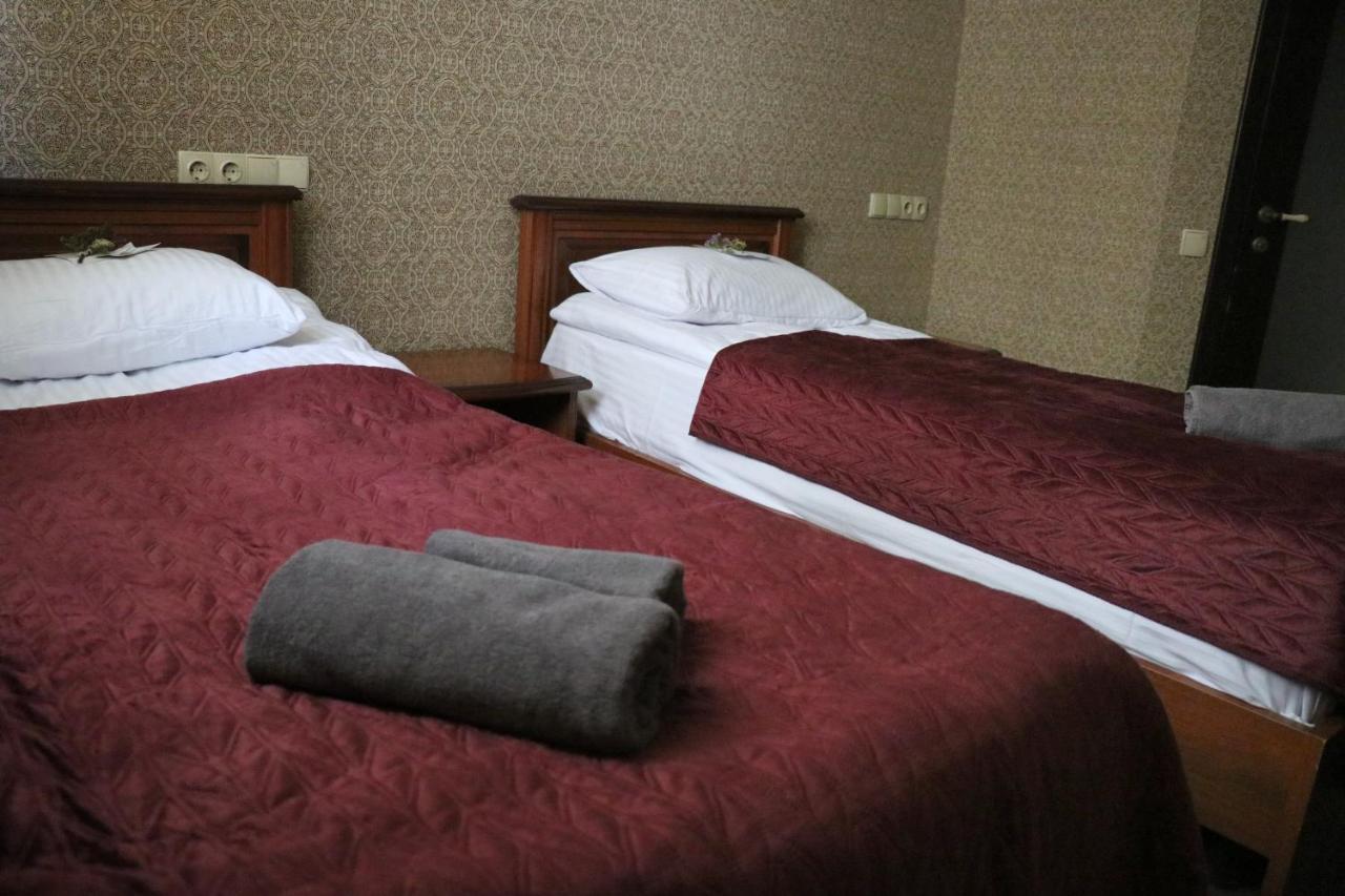 Bogdanov Yar Hotel Kiev Exteriör bild